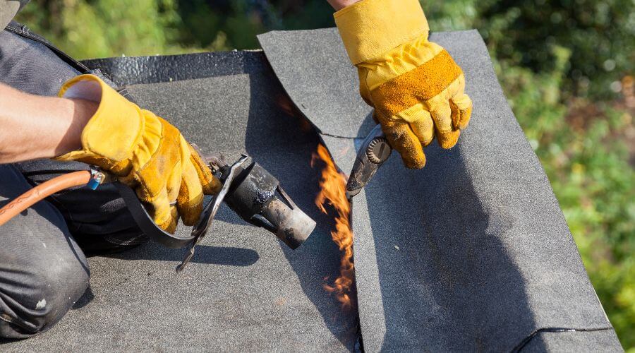 Expert Emergency Roof Repairs services in Dubuque, IA